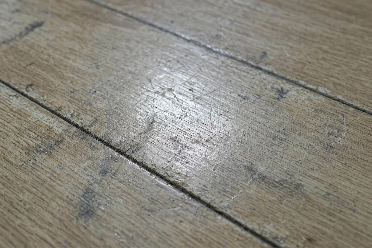 Unsuitable Commercial Office Materials Unsuitable materials used in a commercial office interior